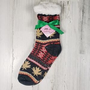 NWT Sherpa Lined Knit Winter Snowflake Leaf Design No-Slip Slipper Socks